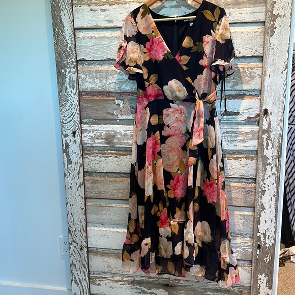 Flouncy floral dress - Picture 1 of 2